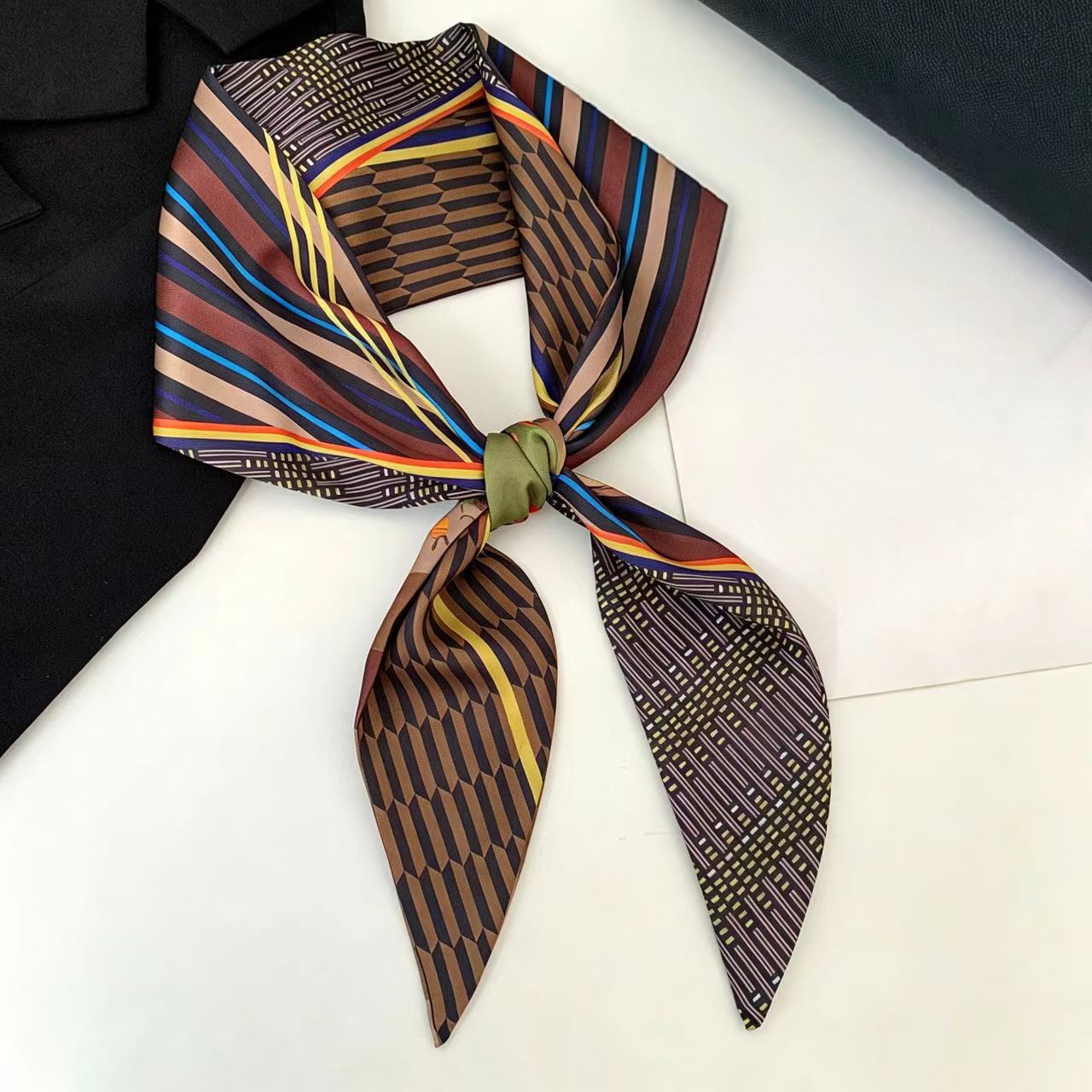 Luxury Print Long Hair Ribbon  - Ascot Neck Scarf reseña y precio