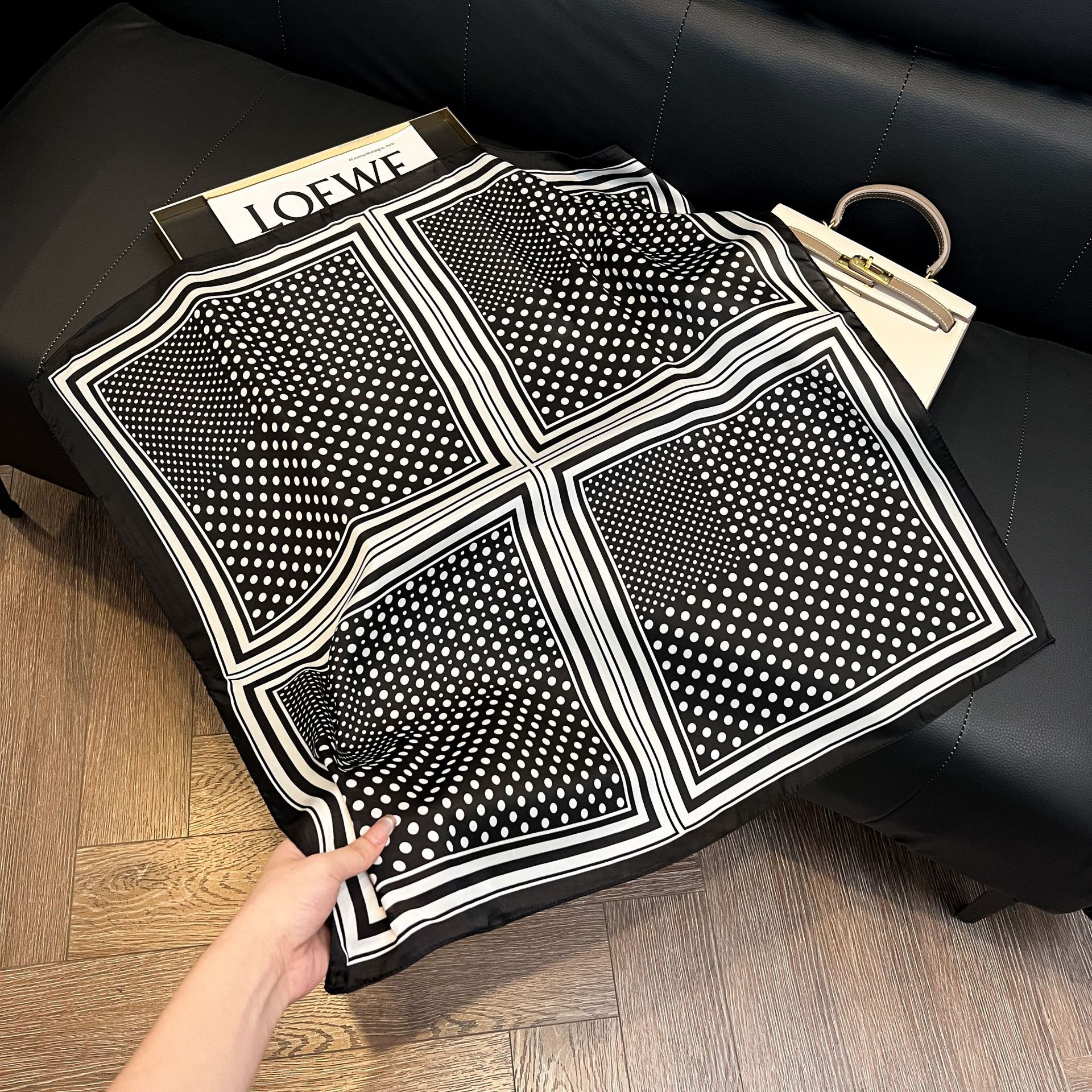 Luxury Square Silk-like Scarf  - Silk Neck Scarf reseña y precio