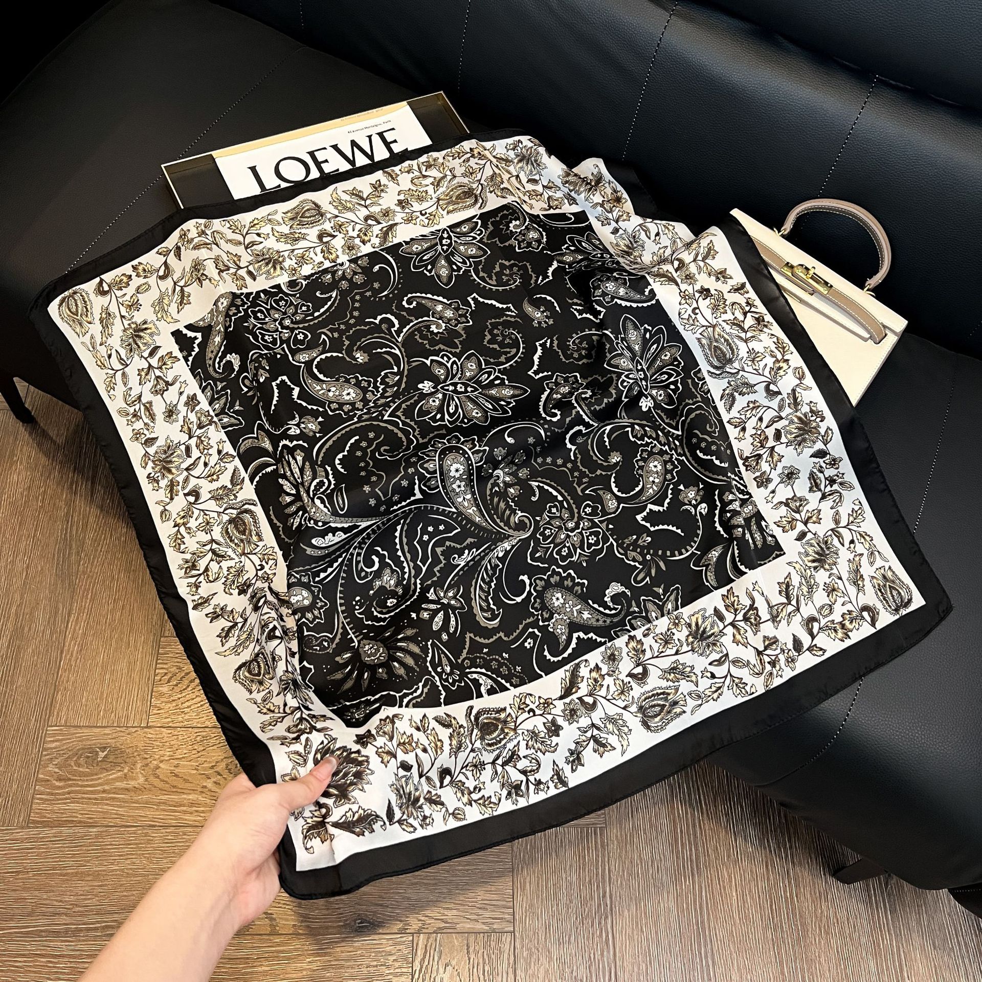 Luxury Square Silk-like Scarf  - Silk Neck Scarf reseña y precio