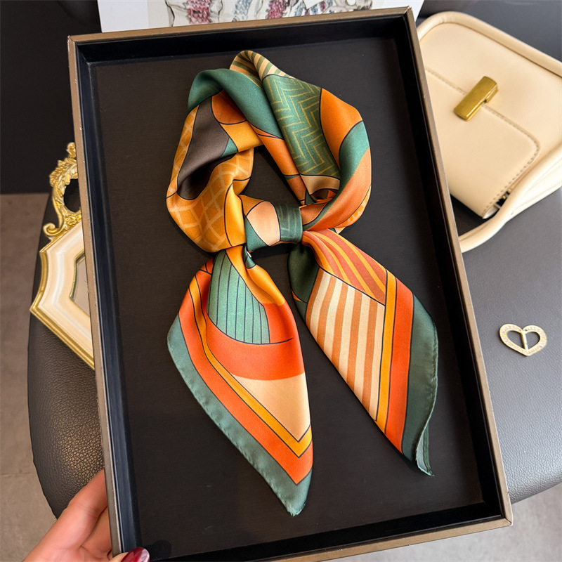 2026 New Geometry Print Silk S - Ascot Neck Scarf reseña y precio