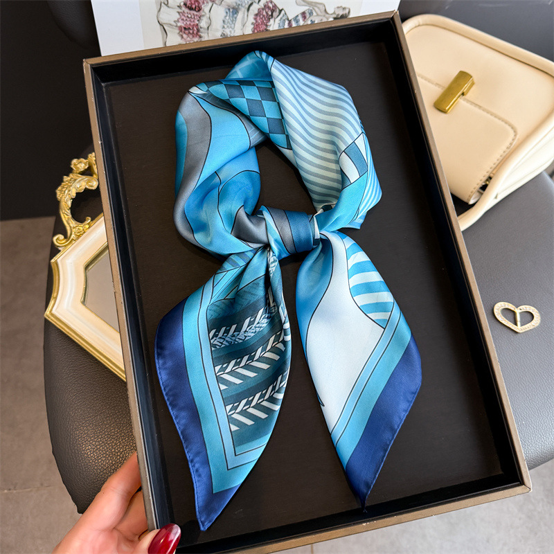 2026 New Geometry Print Silk S - Ascot Neck Scarf reseña y precio